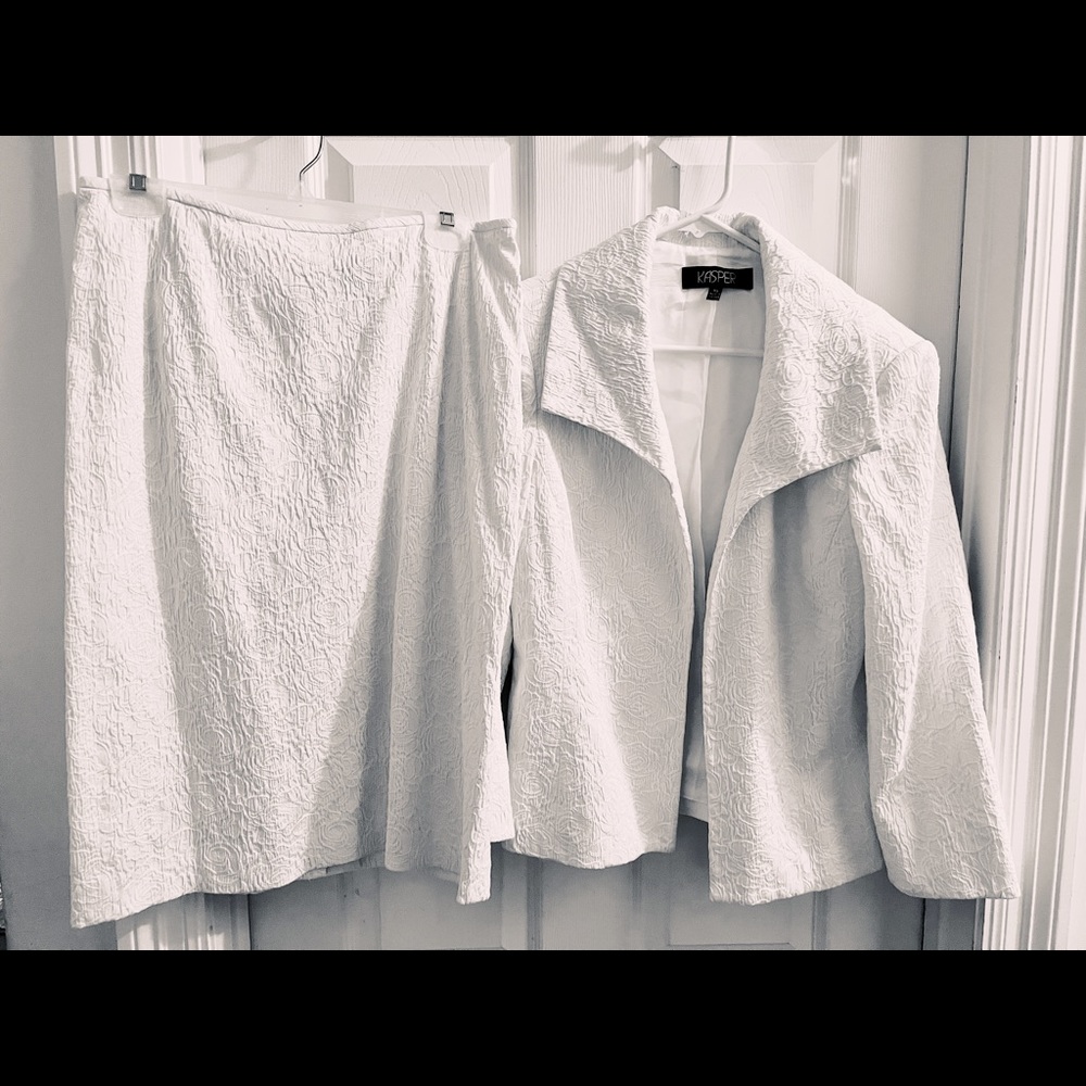 Kasper 2-pc White Dress Suit